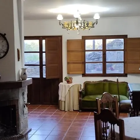 El Caseron De Fuentes Carrionas Cardano de Abajo