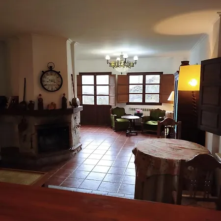 El Caseron De Fuentes Carrionas Hostel Cardano de Abajo