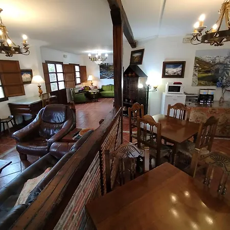 El Caseron De Fuentes Carrionas *