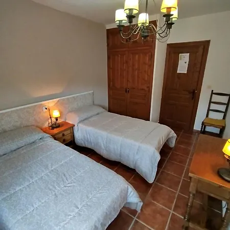 El Caseron De Fuentes Carrionas Hostel