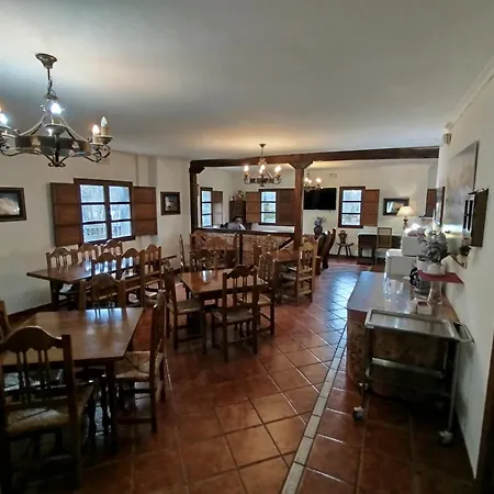 Hostel El Caseron De Fuentes Carrionas *