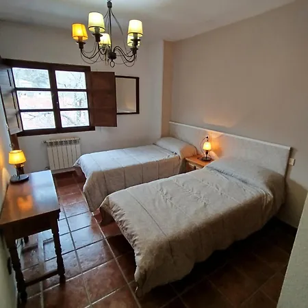 El Caseron De Fuentes Carrionas Hostel Cardano de Abajo