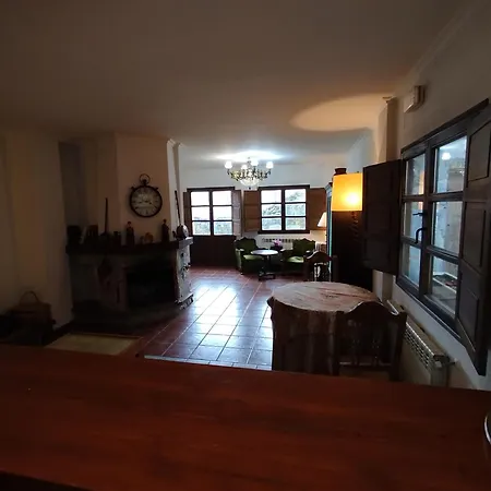 El Caseron De Fuentes Carrionas Hostel *