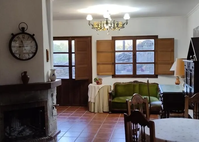 El Caseron De Fuentes Carrionas Cardano de Abajo