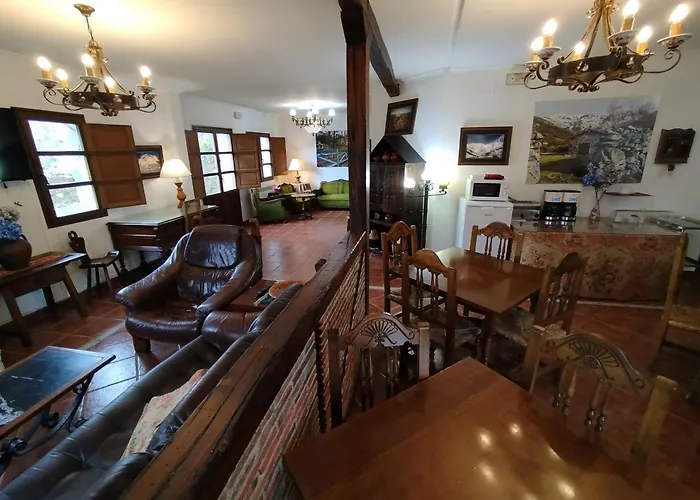 El Caseron De Fuentes Carrionas *