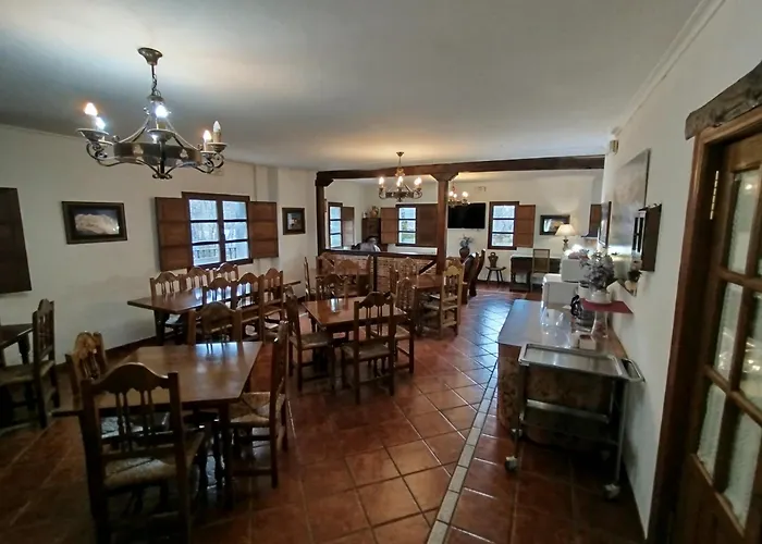 Hostal El Caseron *
